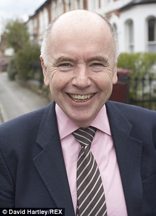 Labour MP Jack Dromey canvassing in Reading, Berkshire